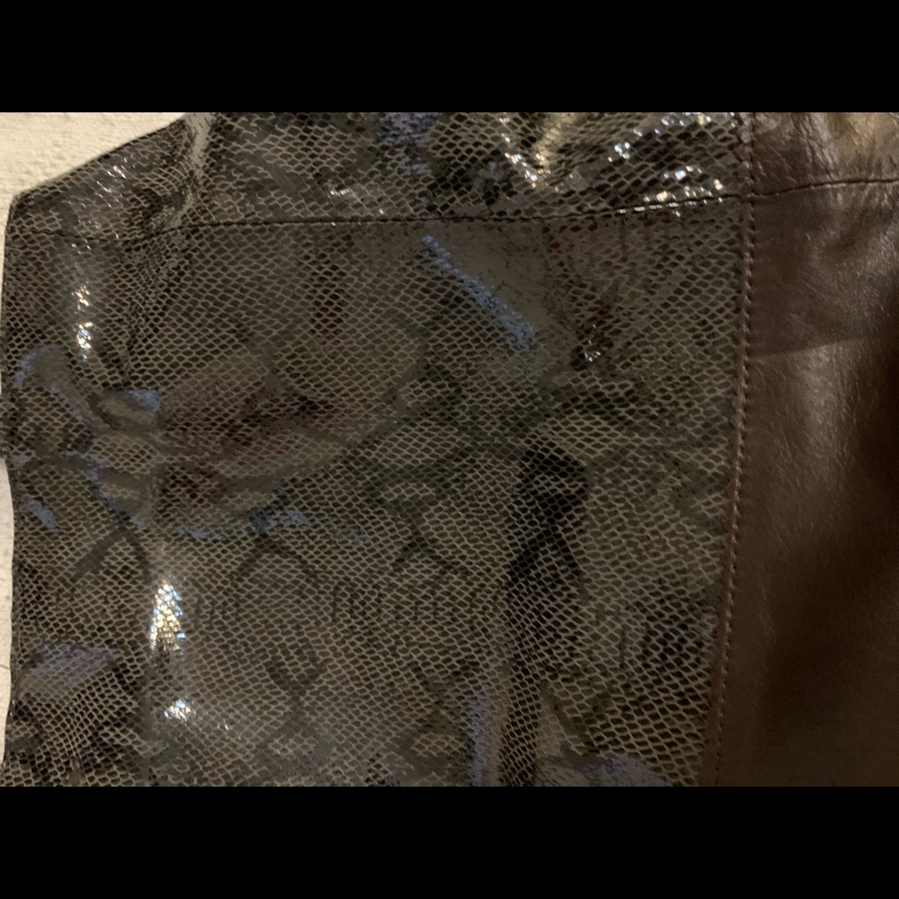 Handbag - Picture 2 of 5
